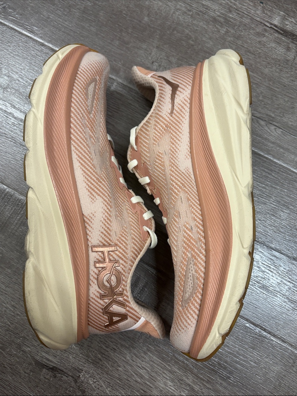 Hoka Clifton 9 shoes in sandstone cream - Picture 8 of 10